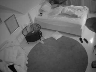 voyeurcam-julmodels-whitebed-4 — Camsoda recorded stream image, 02.06.2025 18:10