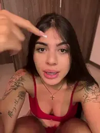 Sarasanders_4 — Stripchat recorded stream image, 05.06.2025 01:10