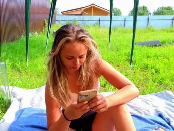 misss-vikki — Bongacams recorded stream image, 05.06.2025 06:10