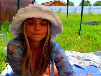 misss-vikki — Bongacams recorded stream image, 05.06.2025 06:10