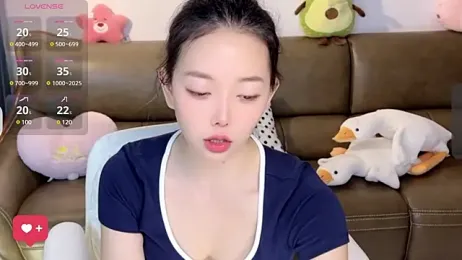 ziyu111 — Stripchat recorded stream image, 05.06.2025 14:40