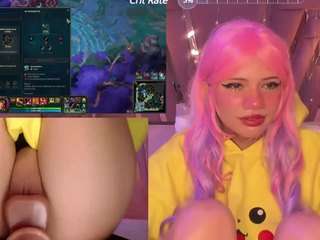 lilapop4 — Camsoda recorded stream image, 08.06.2025 13:50