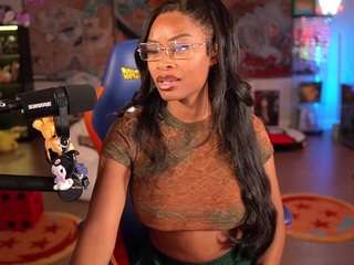 lovenzia — Camsoda recorded stream image, 11.06.2025 02:40