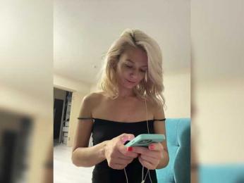 -Molly- — Bongacams recorded stream screenshot (10 Feb 2025)