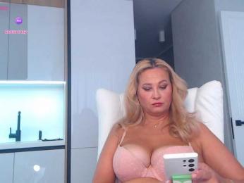 hold-me-tight — Bongacams recorded stream image, 12.06.2025 02:40