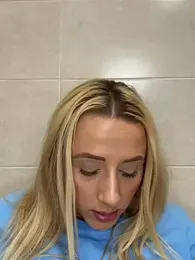 Strongqueen — Stripchat recorded stream image, 15.06.2025 17:40