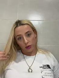 Strongqueen — Stripchat recorded stream image, 15.06.2025 17:40