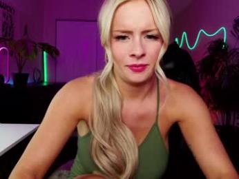 oliviaowens — Chaturbate recorded stream image, 17.06.2025 05:00