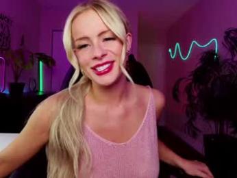 oliviaowens — Chaturbate recorded stream image, 17.06.2025 05:00