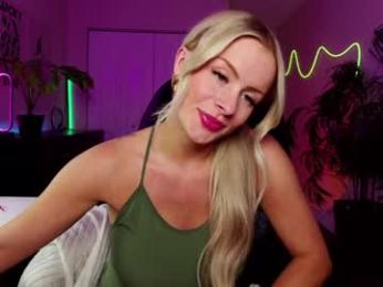oliviaowens — Chaturbate recorded stream image, 17.06.2025 05:00