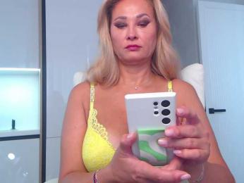 hold-me-tight — Bongacams recorded stream image, 19.06.2025 04:30