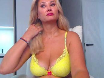 hold-me-tight — Bongacams recorded stream image, 19.06.2025 04:30