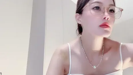Krismil3 — Stripchat recorded stream image, 19.06.2025 06:50