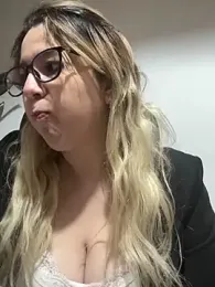 amooraaamoon — Stripchat recorded stream image, 19.06.2025 12:30