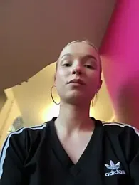 Baby_Tiny — Stripchat recorded stream image, 20.06.2025 15:00