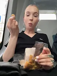 Baby_Tiny — Stripchat recorded stream image, 20.06.2025 15:00