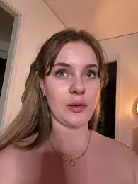 MaribelRiver — Stripchat recorded stream image, 21.06.2025 20:10