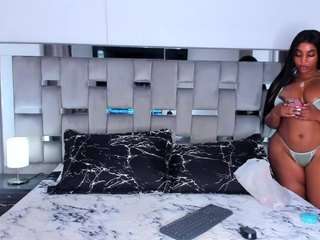 cammiila — Camsoda recorded stream image, 24.06.2025 20:00