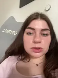 EllyNora — Stripchat recorded stream image, 27.06.2025 12:10