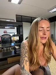 EmaSalis — Stripchat recorded stream image, 11.02.2025 11:40