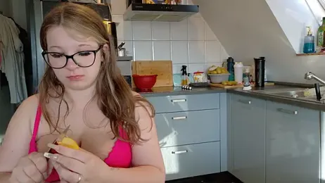 Little-Aylin — Stripchat recorded stream screenshot (29 Jun 2025)