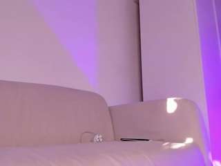sarasaenz2 — Camsoda recorded stream image, 05.07.2025 06:30