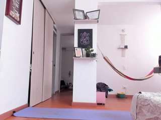 karlyee — Camsoda recorded stream image, 16.07.2025 16:50