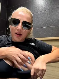 Strongqueen — Stripchat recorded stream image, 20.07.2025 16:20