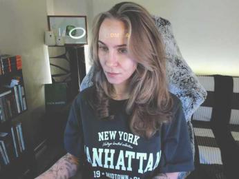 Adamova_Eva — Bongacams recorded stream screenshot (12 Feb 2025)