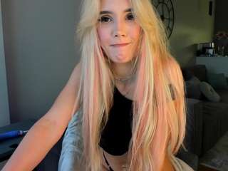 bella-sweeet — Camsoda recorded stream screenshot (22 Jul 2025)