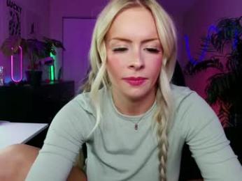 oliviaowens — Chaturbate recorded stream image, 22.07.2025 23:40
