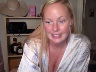mshunnybunnyy — Camsoda recorded stream image, 23.07.2025 02:50