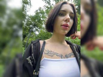 BabyDarii — Bongacams recorded stream image, 24.07.2025 08:00