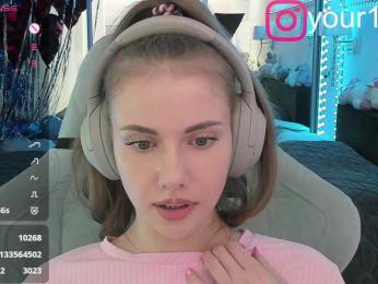 VikkiExtraCheese — Bongacams recorded stream image, 23.07.2025 18:00
