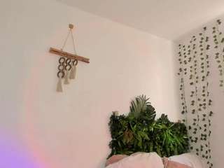 karlyee — Camsoda recorded stream image, 24.07.2025 11:00