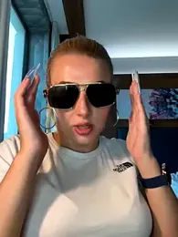 Strongqueen — Stripchat recorded stream image, 24.07.2025 17:20