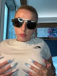 Strongqueen — Stripchat recorded stream image, 24.07.2025 17:20