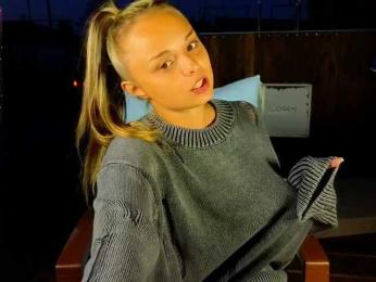 misss-vikki — Bongacams recorded stream image, 27.07.2025 16:20