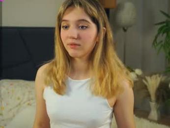 pinkncrazy — Chaturbate recorded stream screenshot (13 Feb 2025)