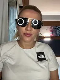 Strongqueen — Stripchat recorded stream image, 27.07.2025 19:00