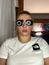 Strongqueen — Stripchat recorded stream image, 27.07.2025 19:00