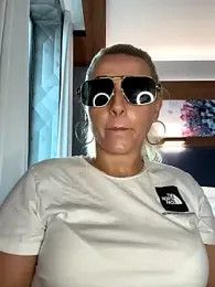 Strongqueen — Stripchat recorded stream image, 27.07.2025 19:00