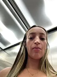 BelleLouiseVp — Stripchat recorded stream image, 30.07.2025 12:00