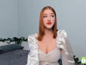pinkncrazy — Chaturbate recorded stream screenshot (13 Feb 2025)