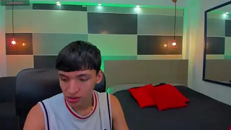 Juan_Nd_Steven — Stripchat recorded stream image, 05.08.2025 04:00