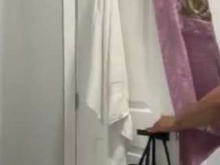 laylared — Camsoda recorded stream image, 05.08.2025 13:00