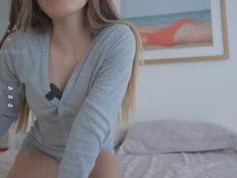 rebeccastonee — Chaturbate recorded stream image, 05.08.2025 18:30
