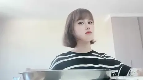 Krismil3 — Stripchat recorded stream image, 07.08.2025 01:00
