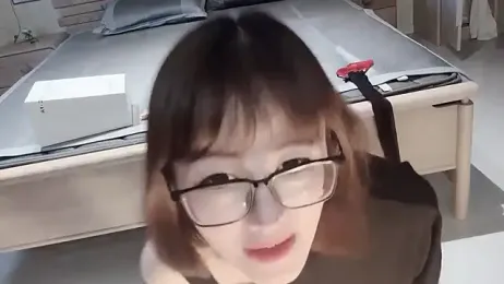 Krismil3 — Stripchat recorded stream image, 11.08.2025 00:10