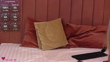 PinkySparks — Stripchat recorded stream screenshot (11 Aug 2025)